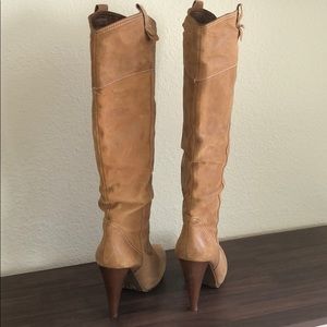 Women’s tall leather boots